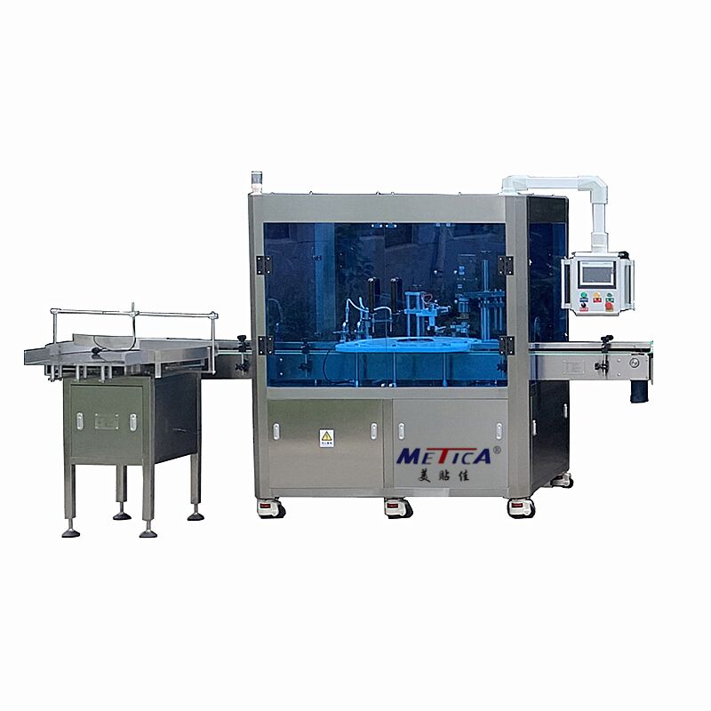 エントリーレベルの自動精油ボトル詰め機 1200-1800BPH 2頭ギアポンプ シングルクリップ
